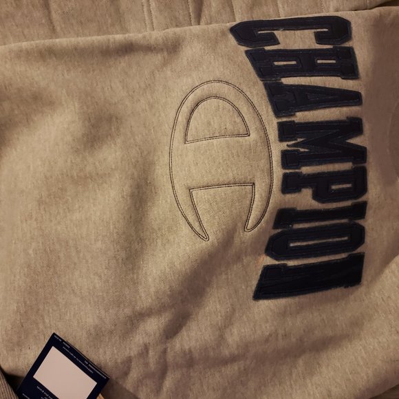 Vintage Champion Spellout Sweater. - Picture 3 of 4